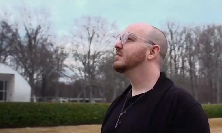 Gay CIA employee ‘stunned’ by rainbow in another cringe-inducing recruitment ad – Yahoo Eurosport UK Gay CIA employee ‘stunned’ by rainbow in another cringe-inducing recruitment ad – Yahoo Eurosport UK