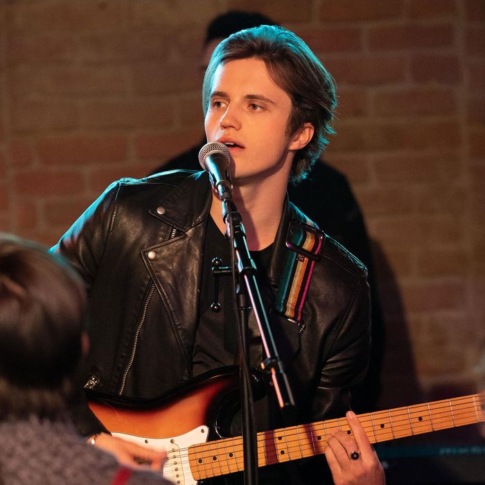 Love, Victor Recap: The Perfect Level of Gay – Vulture